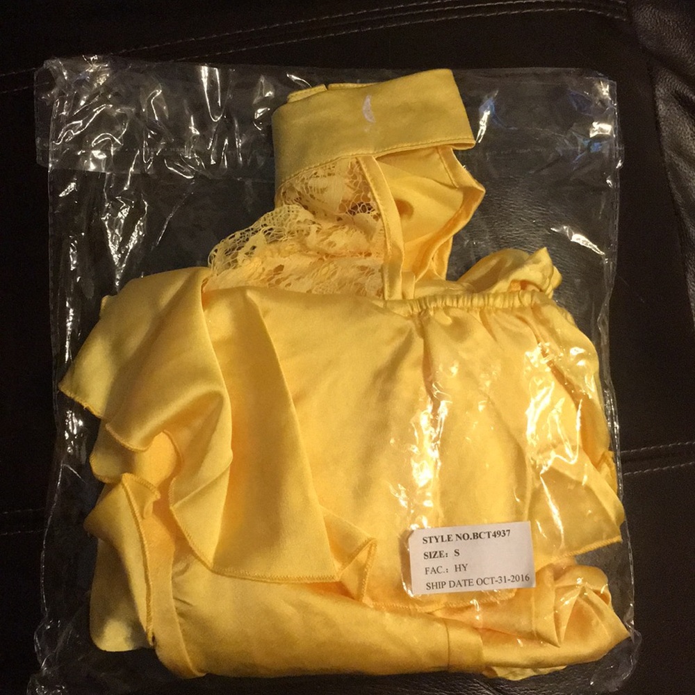 Yellow Ruffle Cold Shoulder Top - Picture 3 of 3